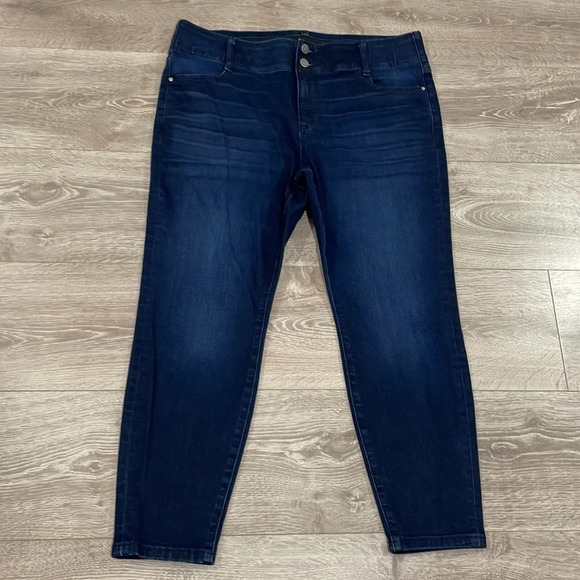 NWOT Nine West Skinny Dark Wash Denim Jean 16 P - Picture 7 of 16